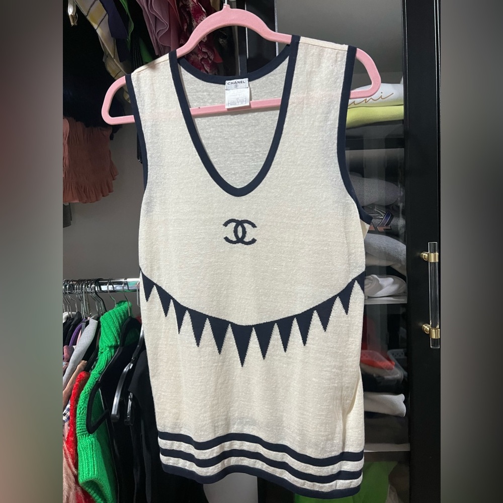 Chanel CC tank top